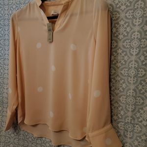 LOFT peach/pink blouse Size petite Medium